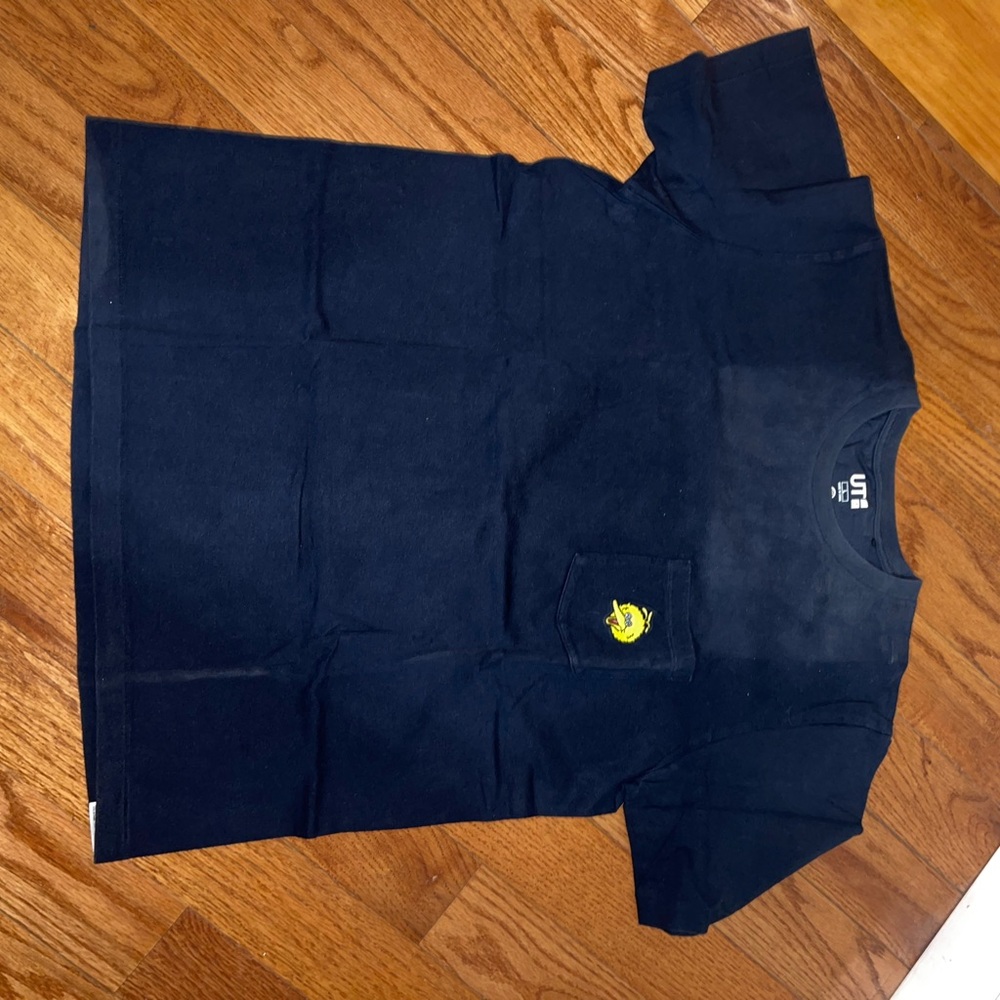 Uniqlo x Kaws Sesame street big bird navy t shirt size large men’s